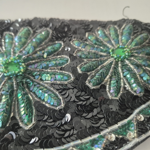 Black and Green Beaded Clutch - Picture 3 of 9